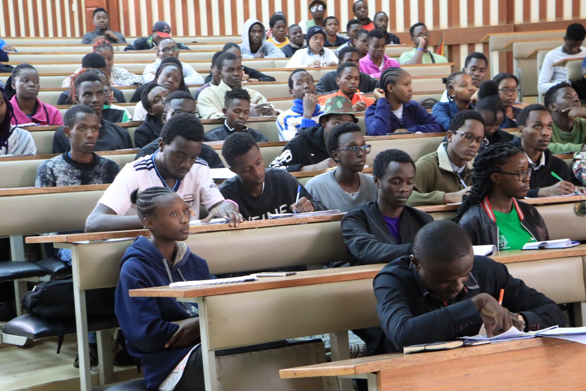 DeKUTkenya's tweet image. Today, Tuesday, 7th November 2023, Professor Nitta Takahiro, a Professor of Electrical, Electronic and Computer Engineering at Gifu University, Japan, offered a Public Lecture on University Research from a Physics Perspective. 
 #Research #ElectricalEngineering #PublicLecture