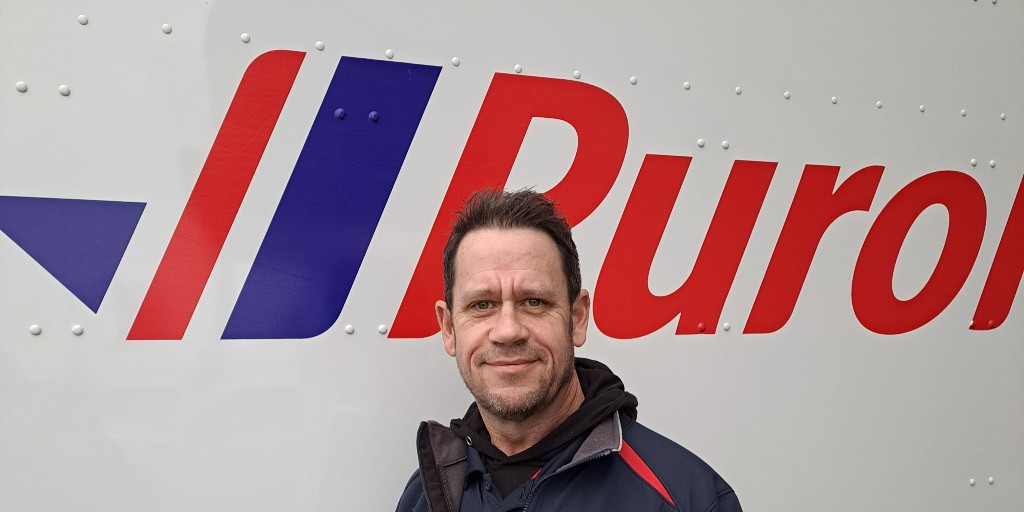 Jeff Cowling, un courrier de Purolator à #Toronto, a récemment livré 2 colis de grande taille à un client en fauteuil roulant. Il a pris le temps d’appeler le client à l’avance et de placer les colis sur son comptoir. Merci, Jeff, pour ta prévenance! #AllerAuDelàDesAttentes