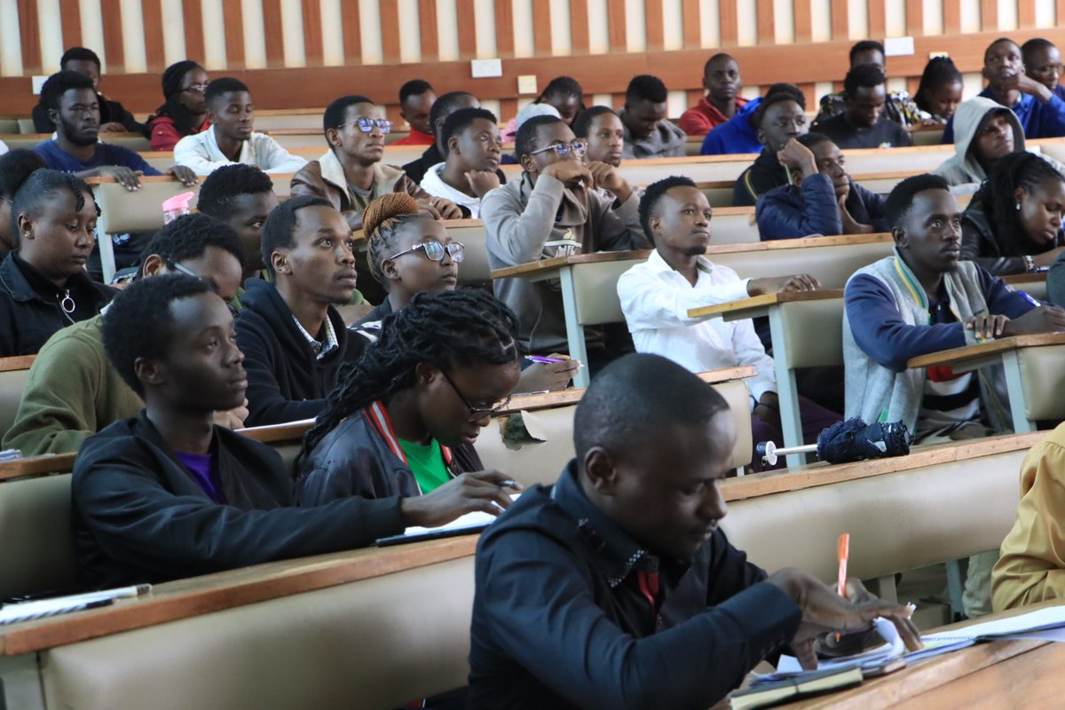 DeKUTkenya's tweet image. Today, Tuesday, 7th November 2023, Professor Nitta Takahiro, a Professor of Electrical, Electronic and Computer Engineering at Gifu University, Japan, offered a Public Lecture on University Research from a Physics Perspective. 
 #Research #ElectricalEngineering #PublicLecture