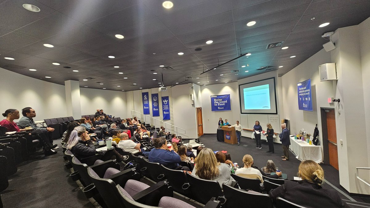 SchlegelVillage's tweet photo. An exciting day for the Schlegel Villages #Hospitality and #FoodServices team members and leaders for their meeting at the Maple Leaf Foods #ThinkFOOD Centre.

Grateful to be with our partners at @SyscoCanada, @sgppartner and @MapleLeafFoods. https://t.co/oFRaC0o6fb