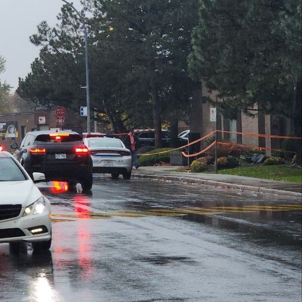 Yanky_Pollak's tweet photo. Congrégation Beth Tikvah Synagogue in Montreal, Quebec, Canada had an attempted firebombing overnight where two of their builders were targeted. 

https://t.co/21JVLG8yYL https://t.co/7zFCIFYnAw