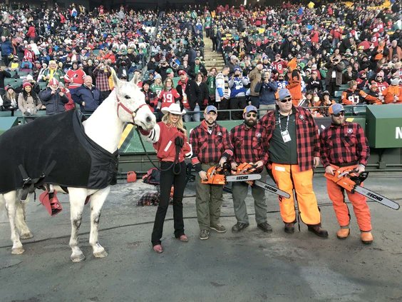 PemObserver's tweet image. Saying goodbye to @AlgonquinPEM &apos;s  lumberjack, Chris Ryan @brambuj @OttawaRedBlacks   pembrokeobserver.com/news/local-new…