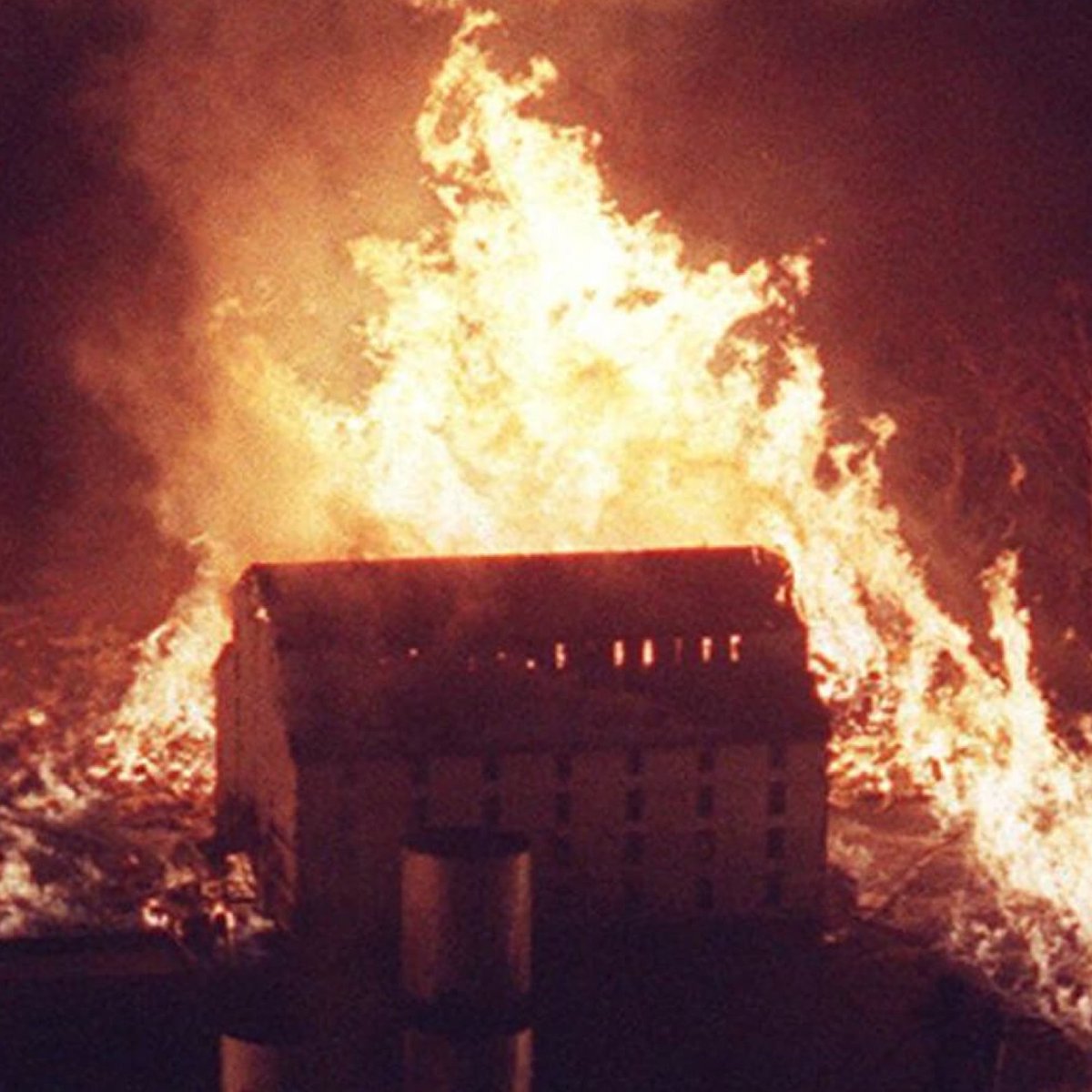 On this day 27 years ago, a massive fire broke out at the Old Heaven Hill Springs Distillery in Bardstown. Over 92,000 barrels of whiskey were destroyed, but thanks to the hard work of our team and help from others in the industry, we were able to rebuild stronger than ever.