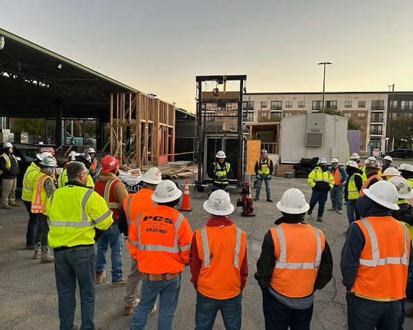 BuildANDRES's tweet photo. Great morning for a safety stand-down at our #PearlLofts project near the @dallasfarmersmarket in Downtown Dallas! https://t.co/1g26fNyi5K