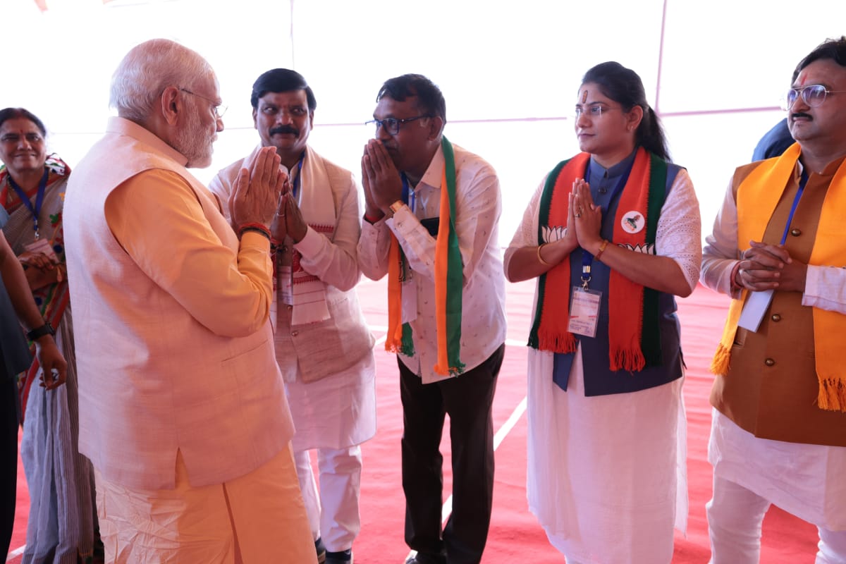 भाजपा मीडिया (मोदी का परिवार) tweet media