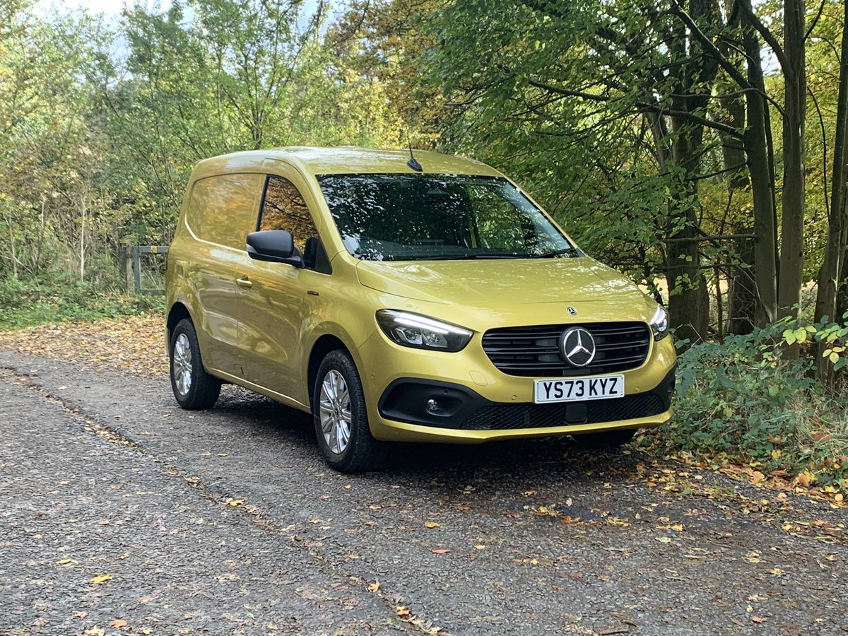 APicton_Glass's tweet photo. At @RackleysBarn for an @MBVansUK #eCitan test drive. Lovely weather to take the L1 Premium model for a spin. Thanks to @_SiobhanRogers for the opportunity @APicton_Glass @GlassGuide @JDPower @autovista_group @autovista24 #vans #electric #futurelogistics #greentransportation https://t.co/WUQHdogXb7