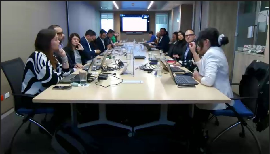 #AEstaHora se da la apertura a la Misión de Apoyo a la Implementación del proyecto PACES, con la presencia de <a href="/MauroToroO/">Mauricio Toro</a> presidente del <a href="/ICETEX/">ICETEX</a> Katia Herrera representante del <a href="/BancoMundial/">Banco Mundial</a> y delegados de los ministerios <a href="/MincienciasCo/">MinCiencias Colombia</a> <a href="/Mineducacion/">MinEducación</a> y
<a href="/MincomercioCo/">MinComercio Colombia</a>