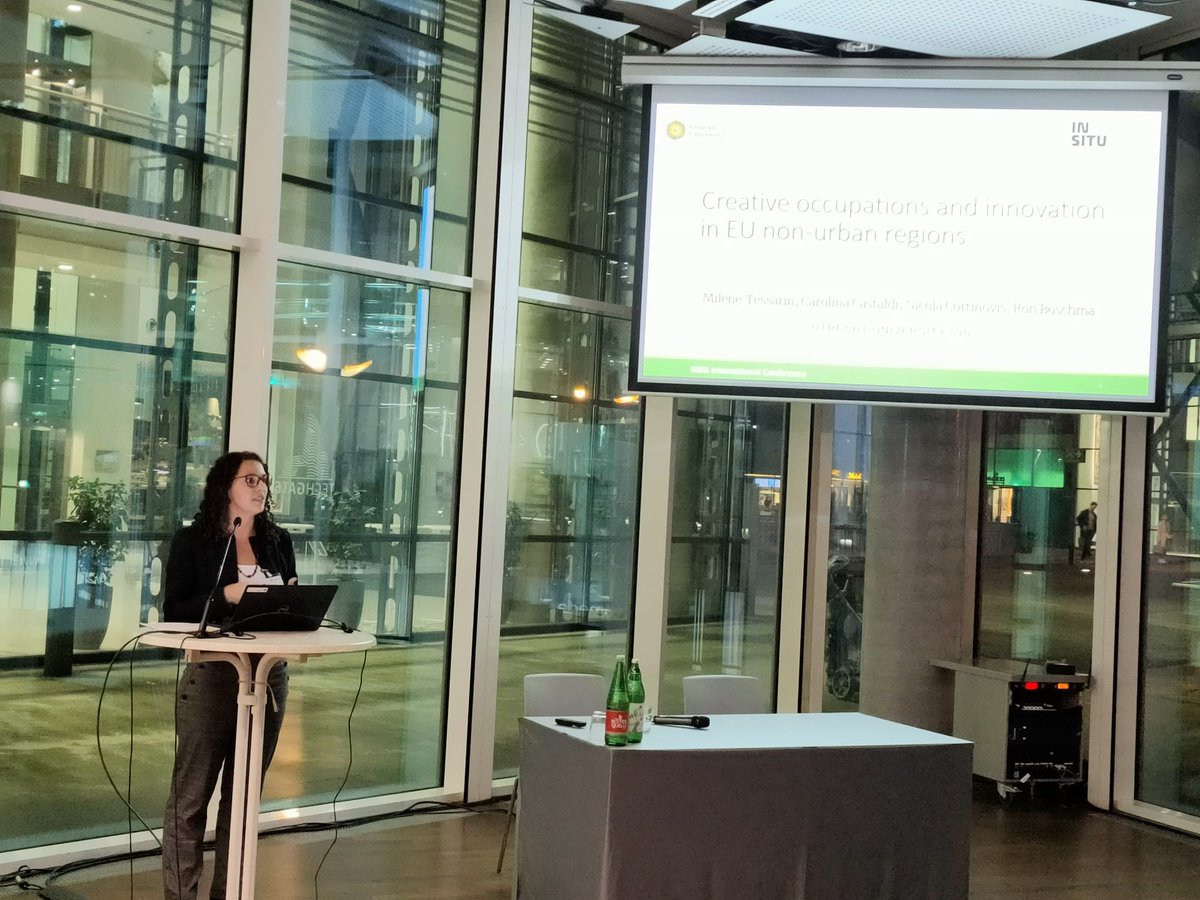 Talking about how to integrate creative occupations and innovation indicators going beyond urban areas and including non-urban regions in the debate.  great comments and ideas from the <a href="/risis_eu/">RISIS</a> community