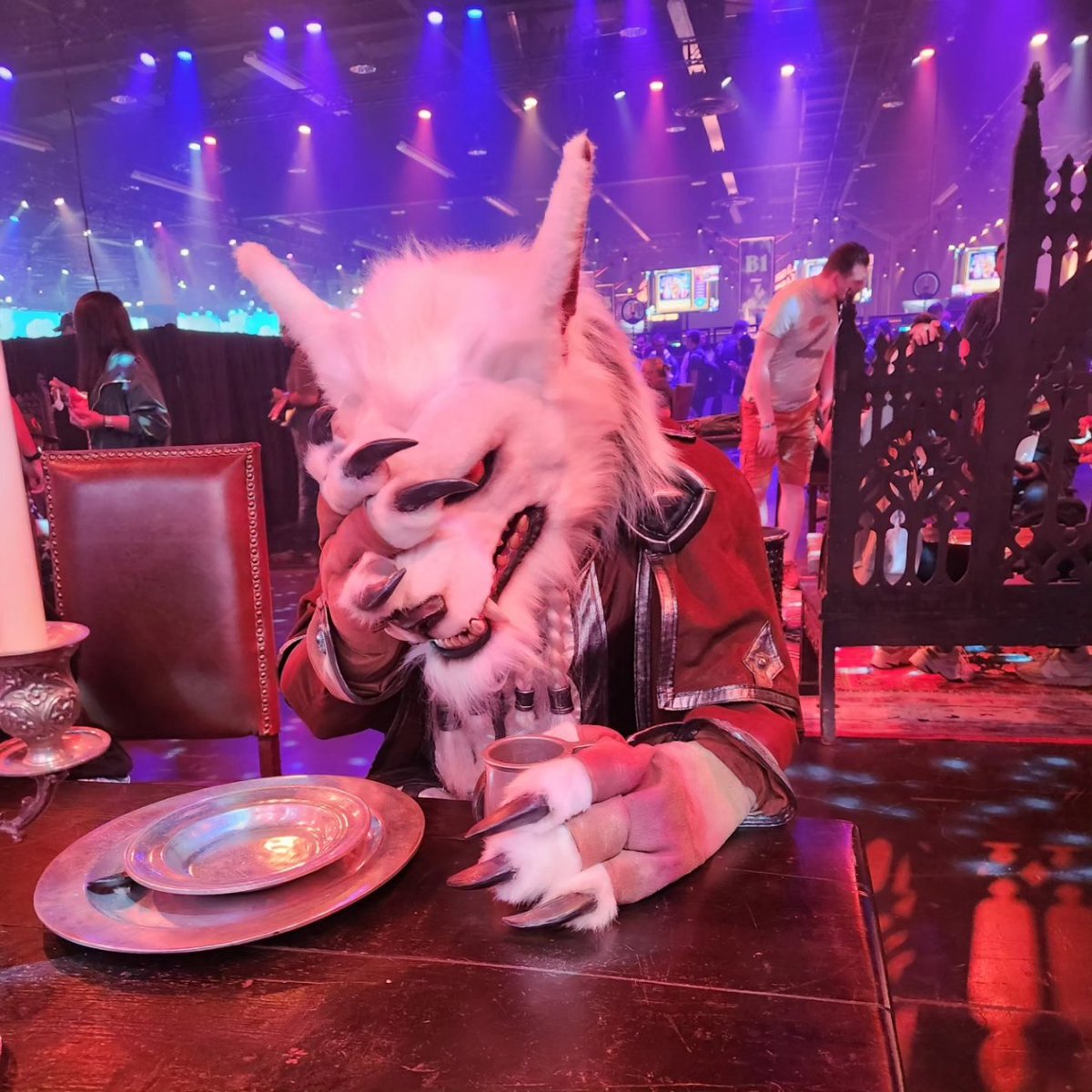 Kazulcosplay's tweet image. My husband @FrosteeFox as Genn Greymane!

I have mixed feelings about all the installations at Blizzcon. On one hand, they were cool! Looked really good for photos. On the other hand there was no were to sit compared to how many people were around. #blizzcon2023