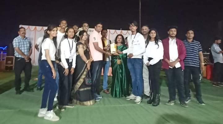 SSMVBhilai's tweet photo. जिला प्रशासन एवं स्कूल शिक्षा विभाग दुर्ग द्वारा दिनांक 04 नवम्बर 2023 को ठगड़ा बाँध, दुर्ग में स्वीप गतिविधियों के अंतर्गत ’बैटल ऑफ बैंड’ प्रतियोगिता में महाविद्यालय ने प्रथम सांत्वना पुरस्कार प्राप्त किया। https://t.co/xxlZ6r9Vf0