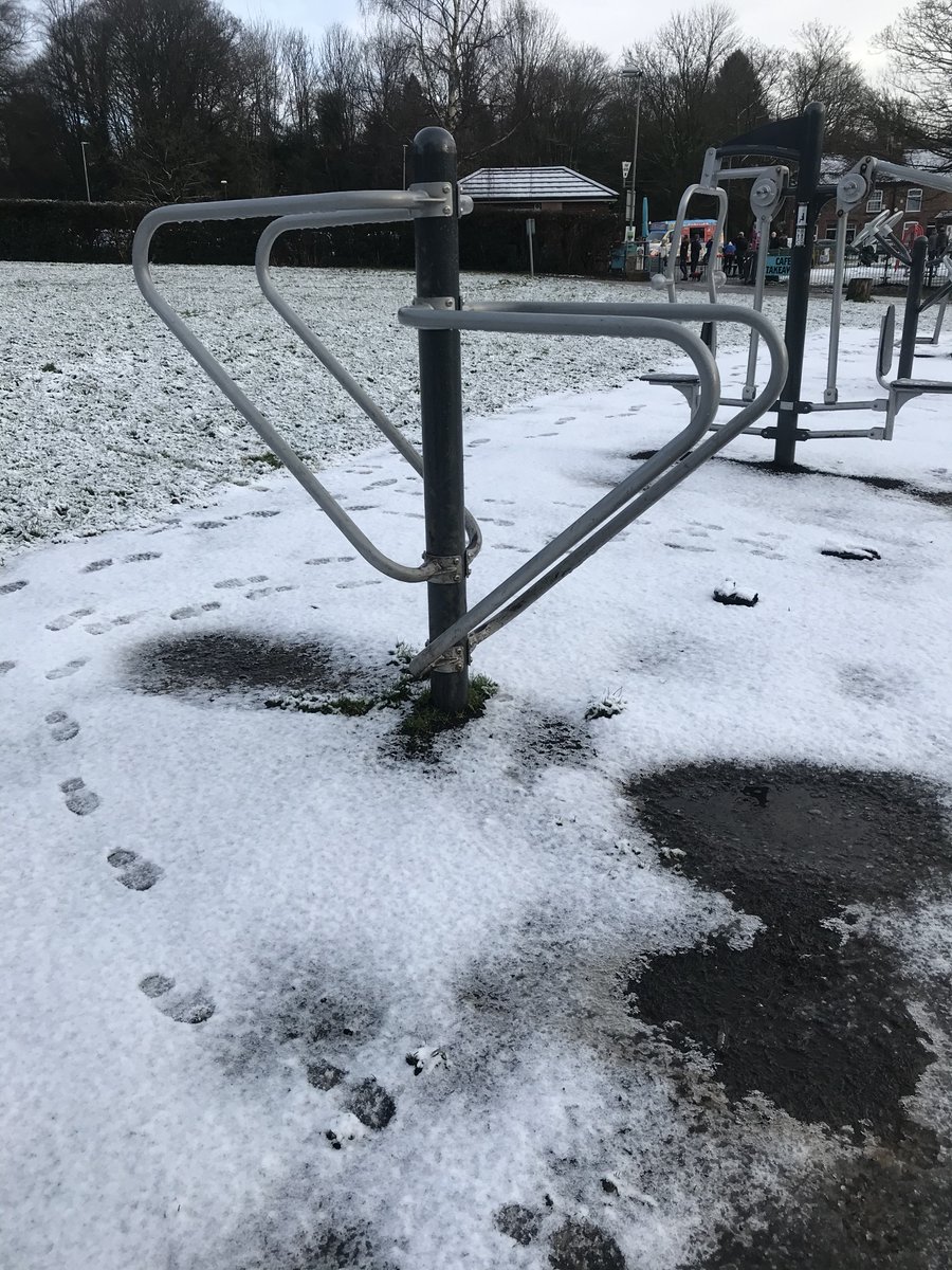 move_map's tweet photo. The Carrs Park, #Wilmslow is a brilliant spot for some #FridayFitness with a large variety of equipment to get you moving
✅Parallel Bars
✅Rower
✅Sit-up Platform
✅Chest Press
✅Lat Pulldown
✅Cross-Trainer 
✅Recumbant Cycle 
✅Airwalker
✅Surfer
✅Step-Up
@CheshireEast https://t.co/AnJ4BkILrR