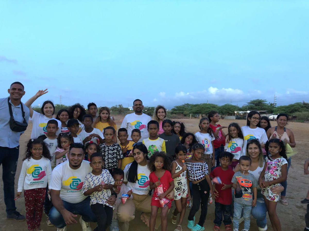 Antonytimaure1's tweet photo. #7nov 🙌 No hay nada más grande que el corazón de un voluntario
Es un regalo del cielo Para la humanidad 🌍

Sigamos 
@Generacion_ve

Servir es un Privilegio
💛💙❤️ https://t.co/vnYu7ySiRu