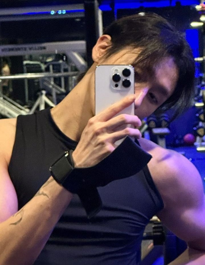 thinkrkyun's tweet photo. im on my knees sir🫡
#IM #아이엠 #CHANGKYUN #창균 
#MONSTAX #몬스타엑스 https://t.co/jdagmGxGKn