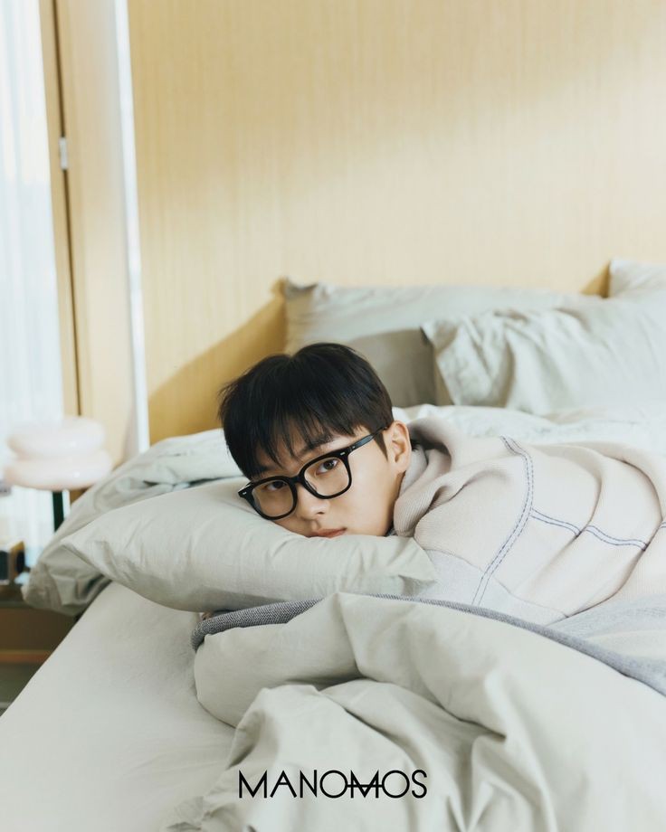 Kamar. Hobi aku tidur.