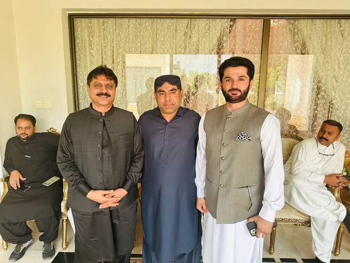SaddamH76264314's tweet photo. Honourable @FerozeJamali President PPP District Naushahro Feroze met Syed Khurshid Shah Ex Federal Minister, Sayed Awais shah & others at Gohar Plus Khangargh Ghotki.
@BBhuttoZardar
#InshAllahNA206CandidateFerozeJamali #NA206 #SmtPppDisttNf #PresidentPppDisttNf https://t.co/C3eqzgoK19