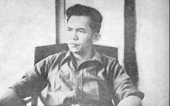 warungsastra's tweet photo. Bila kaum muda yang telah belajar di sekolah dan menganggap dirinya terlalu tinggi dan pintar untuk melebur dengan masyarakat yang bekerja dengan cangkul dan hanya memiliki cita-cita yang sederhana, maka lebih baik pendidikan itu tidak diberikan sama sekali. 

- Tan Malaka https://t.co/BUjCA4Kwpm