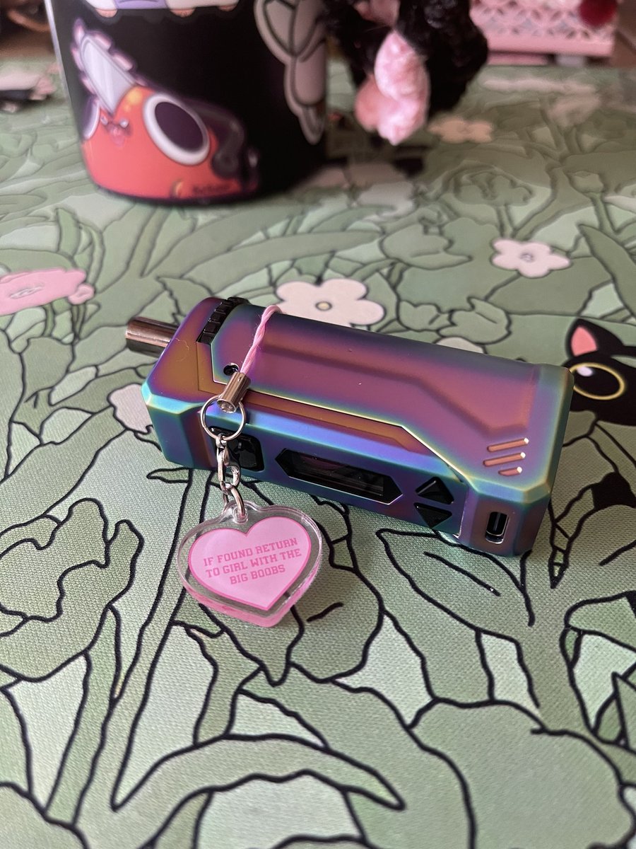 The cutest vape charm ( • Y • ) 🤤