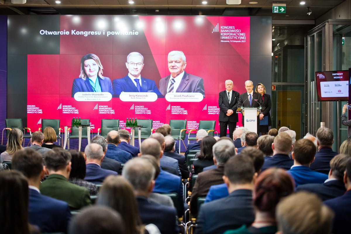 BankPekaoSA's tweet photo. . @JerzyKwiecinski wspólnie z Izabelą Olszewską @GPW_WSExchange i Leszkiem Pawłowiczem @EFCongres zainaugurowali dzisiaj 9. edycję Kongresu Bankowości Korporacyjnej i Inwestycyjnej. 
#Pekao jest współorganizatorem #KBKiI. https://t.co/dCKILokDQB