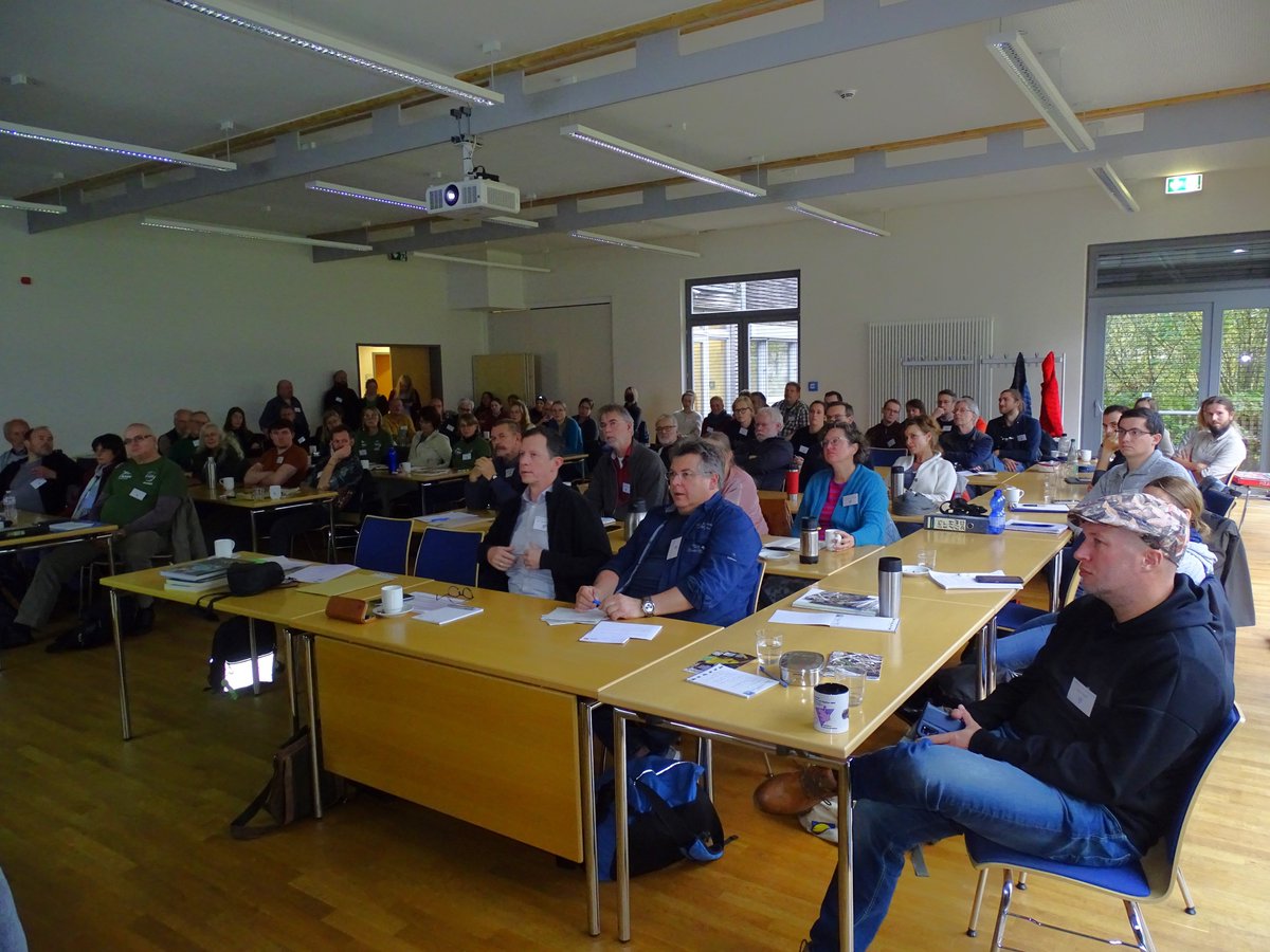 Vorgestern fand in Recklinghausen unsere Jahrestagung mit interessanten Themen statt. In absehbarer Kürze werden die meisten Vorträge online gestellt. Wir werden rechtzeitig darüber berichten.