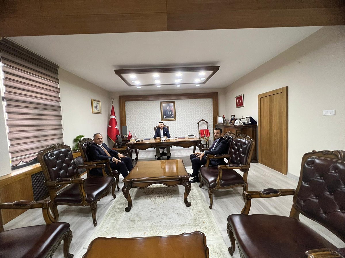 Diyarbakır İl Milli Eğitim Müdürü  Sn. <a href="/Murat4Kucukali/">Murat Küçükali</a> ilçemize gelerek ; Bayır ilkokulunu, Kulp İlçe Mem'i ve İlçe Milli Eğitim Müdürümüz Sn.<a href="/FatihKaya_21/">Fatih KAYA 🇹🇷🇹🇷</a> ile birlikte Kulp Kaymakamımız Sn. <a href="/burakakeller/">Burak AKELLER</a>'i ziyaret ederek ilçemizden ayrıldı.Ziyaretlerinden ötürü teşekkür ederiz.