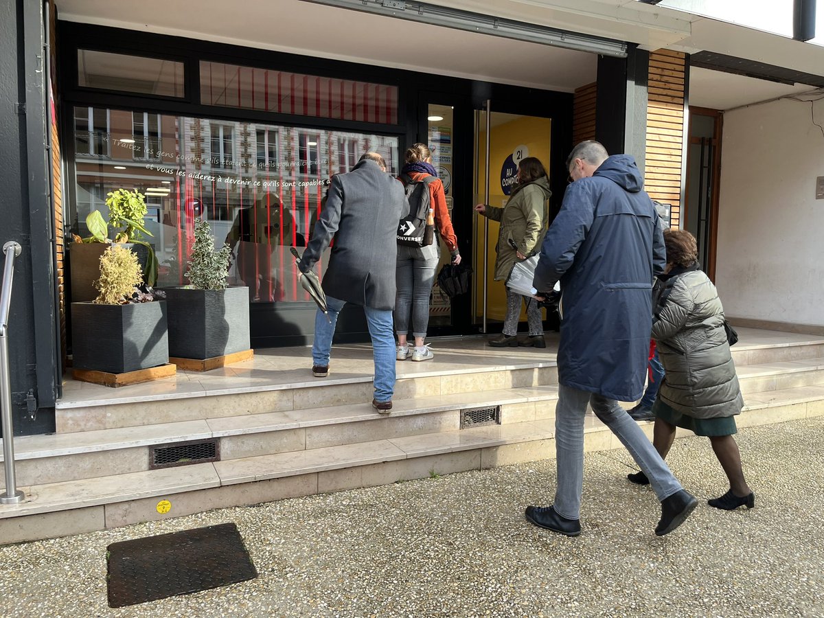 ✅ Dans le cadre du mois de l’ESS qui commence dans le #GrandArras, plusieurs élus effectuent une visite de structures à #Arras. 

📍Objectifs : sensibiliser et informer les élus sur le secteur de l’ESS. 

👉 L’ESS représente environ 8200 emplois sur le territoire