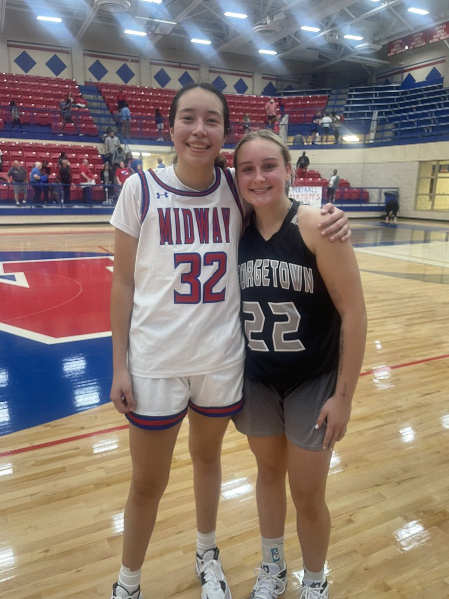 Enjoyed playing against @ReeseHoadley last night! It’s always competitive playing against or with you. #AESWAG @atxelitebball