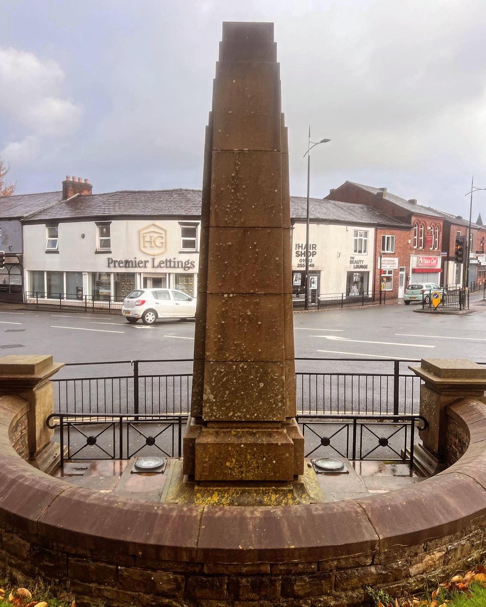 graysecs's tweet photo. A full deep clean of Wigan cenotaph, all ready for Sundays remembrance service.  Carried out by one of our veterans complimentary. https://t.co/T8tqa1K19A