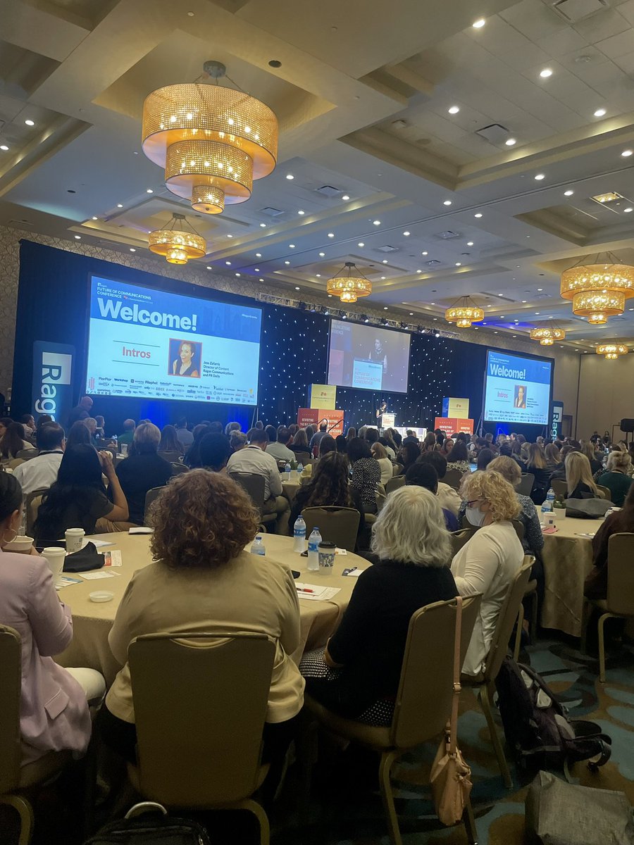 FoxyWhite03's tweet image. Full house at the Future of Communications! Jess Z of @RaganComms welcomes the crowd. #RaganEvents #commsweek