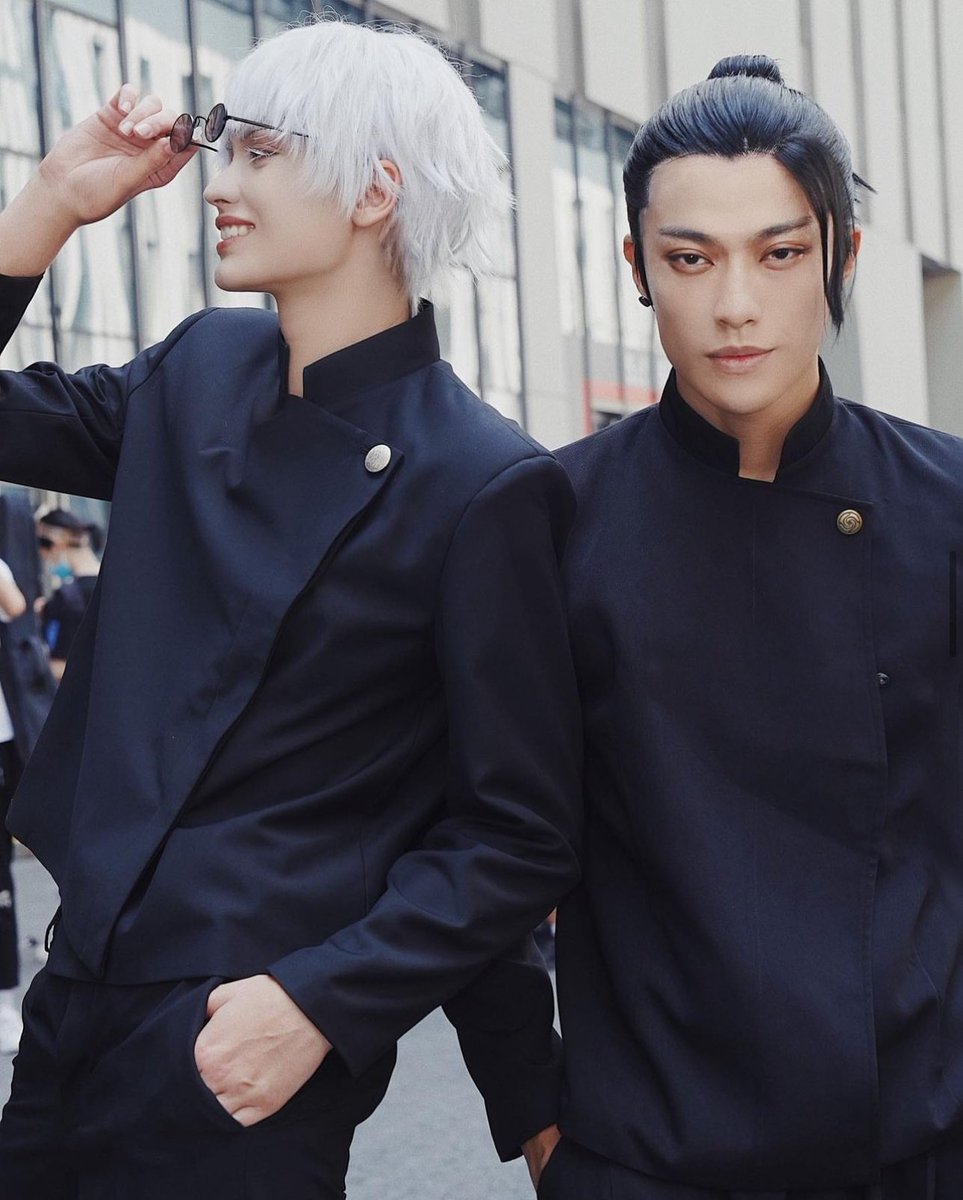 พี่สาวคาริน่าสวยหล่อเท่มาก กำลังดังที่จีนจากการคอสโกะโจ พส.สู้ชีวิตสุดๆ เพิ่งดัง คนจีนก็เพิ่งแหกสามีพส.ไป คือแต่งงานกันมีลูกแล้ว ผัวไปมีชู้อะ รับงานที่จีนก็ส่วนแบ่งน้อยนิด ผัวเอาไปหมด จะหย่าก็จะโดนยึดวีซ่าอยู่จีนต่อไม่ได้ จะกลับยูเครนก็ไม่ได้เพราะประเทศกำลังวุ่นวาย สงสารมาก😭😭