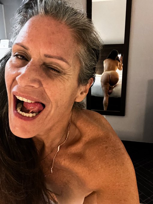 I&rsquo;m ready! #mommy #gilf #milf #mature #adultcontent #nsfw https://t.co/dW19yXx3bH<a href="/tag/mommy"class="tags">#mommy</a><a href="/tag/gilf"class="tags">#gilf</a><a href="/tag/milf"class="tags">#milf</a><a href="/tag/mature"class="tags">#mature</a><a href="/tag/adultcontent"class="tags">#adultcontent</a><a href="/tag/nsfw"class="tags"><span>#nsfw</span></a>