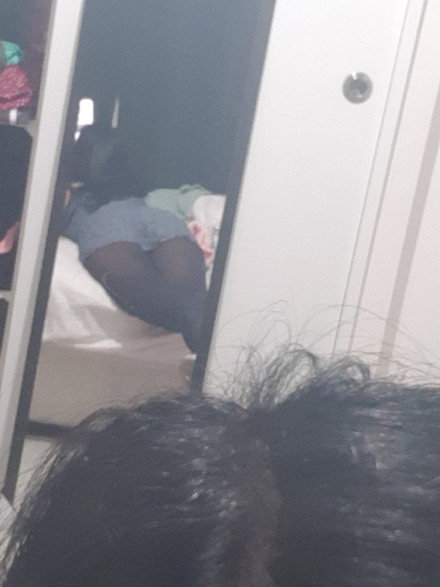 Bourdmont's tweet photo. Intentando ser aesteticccc jaskda

¿Qué suelen ser cuando están aburridos? 

👹☺️👽
#gamergirl #dressgirl #cute #girlytwt #venezolana https://t.co/TBEhM7zlOr