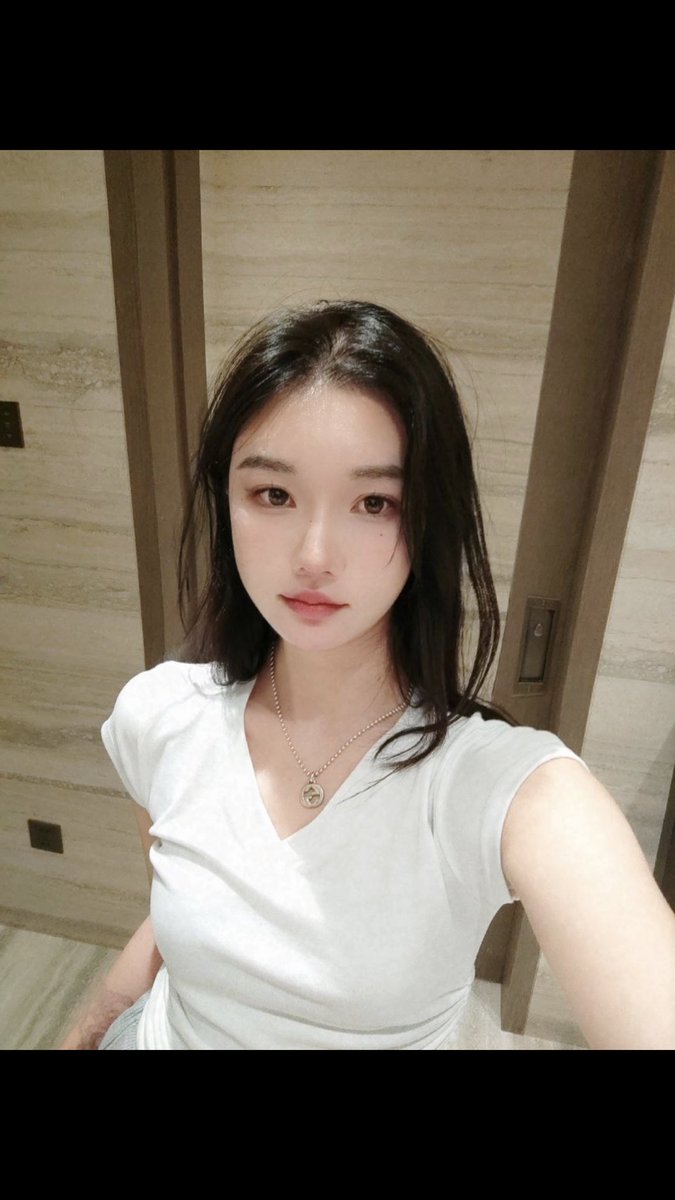 abai028's tweet photo. 潼潼 建设路 6/10 一眼惊艳，人照完全无差，质量很高的嫩妹，胸挺，但不大，掌中宝，高挑翘臀细腿，年轻姑娘特有的多汁紧实，自用女友感。年轻，衣服买的比年纪稍大的老师好看，懂怎么把自己魅力散发出来的那种感觉真的很撩人。上岸过一段时间，刚下海，体验很好。缺点也有无服务无🐍 https://t.co/DbOqWtoIIL