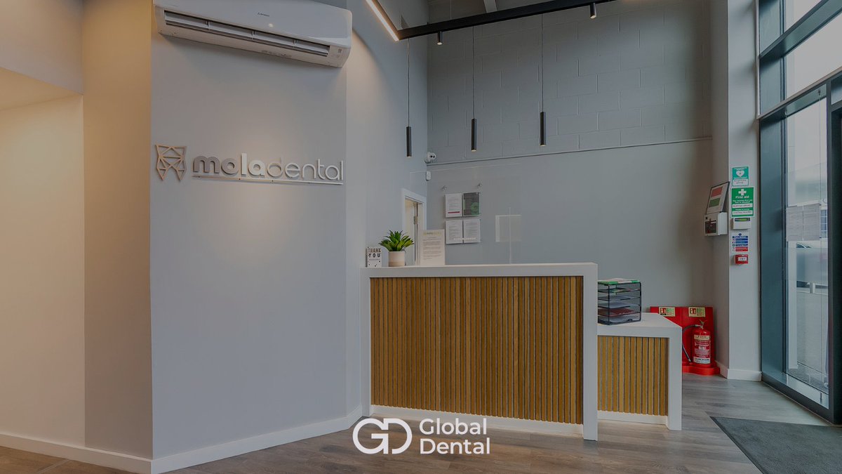 globaldental_'s tweet image. Impactful visual aesthetic: A smart, contemporary and welcoming look with a minimalist feel at our fit out for Mola Dental ✨

#contemporarydesign #receptionarea #globaldental #dentaldesign #fitout