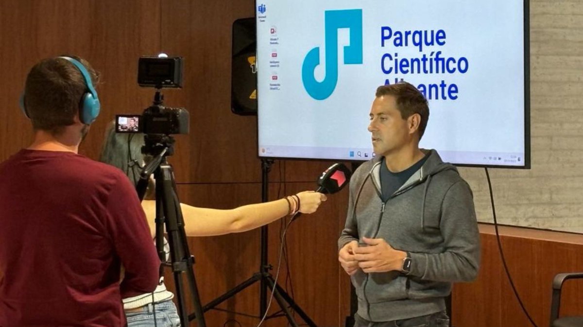 Parque Científico Alicante (@pcientificoalic) on Twitter photo #ecosistemaPCA
Hoy en "Juntos haremos crecer tu negocio con la tecnología" junto a <a href="/_Alicantec/">AlicanTEC</a> y <a href="/Emprendedores/">Emprendedores</a>
🗣️"No dejes que el miedo te distraiga de tus objetivos" Pablo Fernández cofundador de <a href="/clicars/">Clicars</a>
Con la participación de <a href="/LynxView_es/">LynxView</a>
Con el apoyo de <a href="/GVAavi/">IVACE+i Innovación</a> 😀 #ecosistemaPCA
Hoy en "Juntos haremos crecer tu negocio con la tecnología" junto a <a href="/_Alicantec/">AlicanTEC</a> y <a href="/Emprendedores/">Emprendedores</a>
🗣️"No dejes que el miedo te distraiga de tus objetivos" Pablo Fernández cofundador de <a href="/clicars/">Clicars</a>
Con la participación de <a href="/LynxView_es/">LynxView</a>
Con el apoyo de <a href="/GVAavi/">IVACE+i Innovación</a> 😀