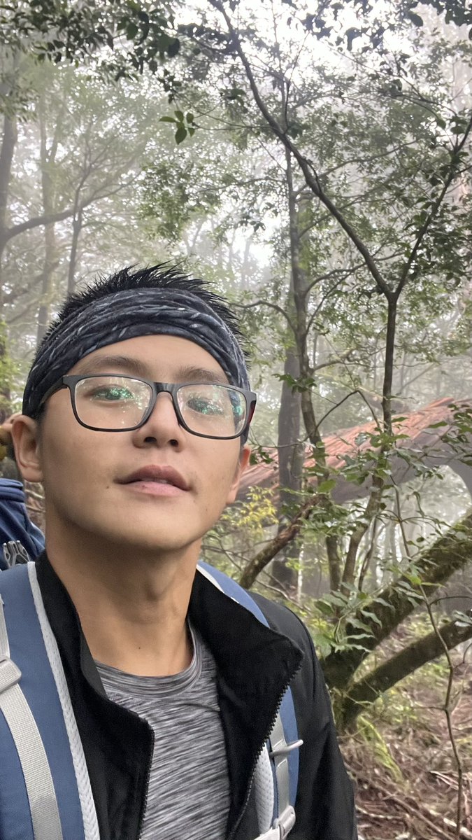 最近身邊一堆訂婚的、結婚的、拍婚紗的、渡蜜月的...莫名感到很煩躁卻又對未來充滿失落