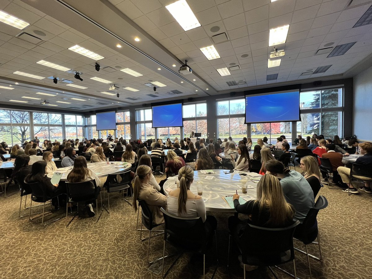 Time for the annual D203 Health Sciences Career Conference! Learning and presenting with @NNHSccc! #elevate203