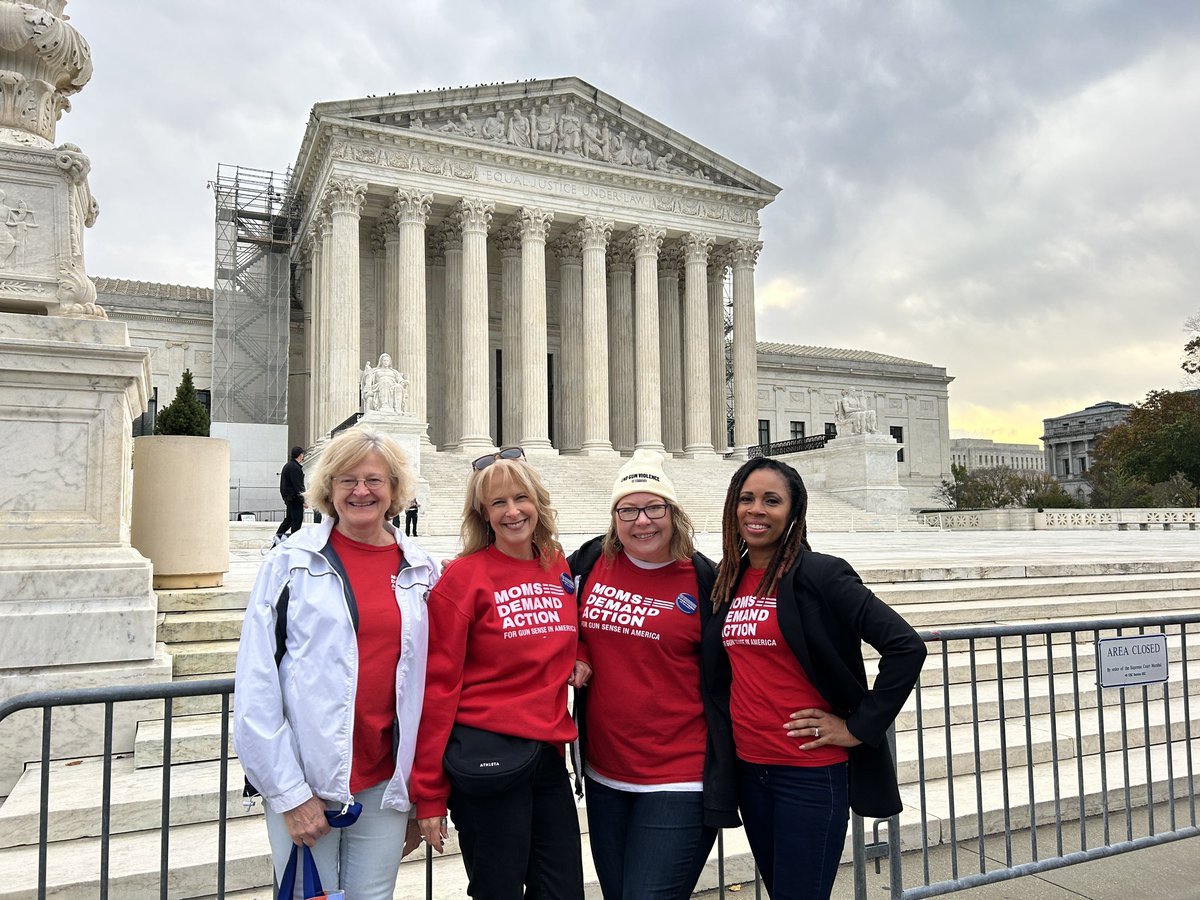 Amy Votes for Gun Sense Candidates tweet media