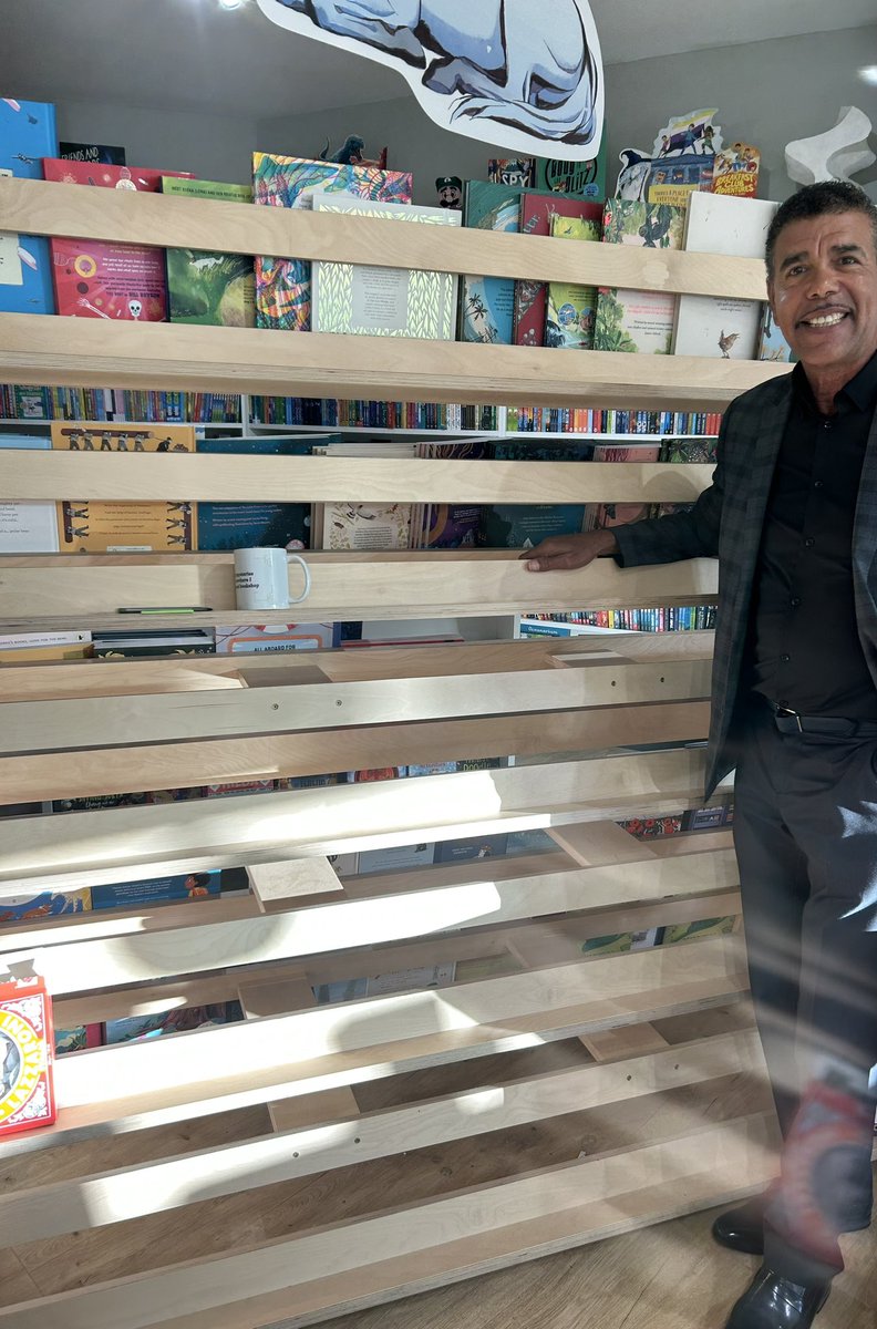 chris_kammy's tweet image. Big thanks to the people of Whitley Bay 👏🏼👏🏼 what a turn out 👏🏼👏🏼  on to @drakebookshop in Stockton