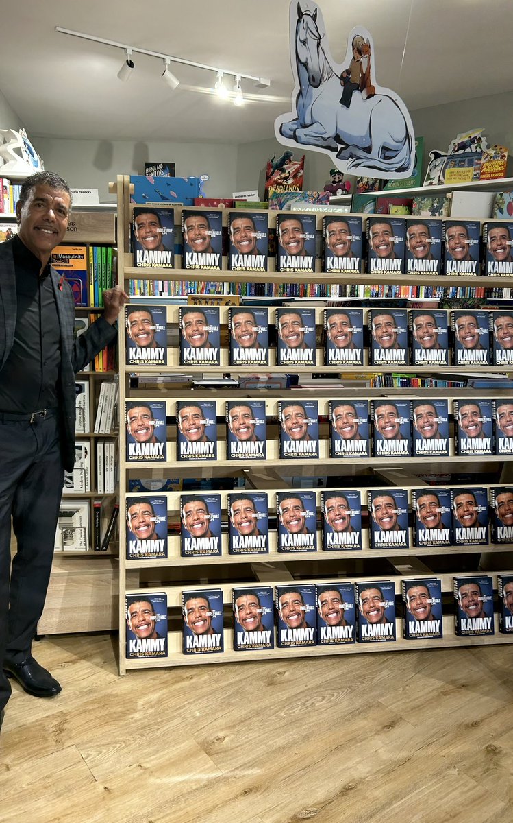 chris_kammy's tweet image. Big thanks to the people of Whitley Bay 👏🏼👏🏼 what a turn out 👏🏼👏🏼  on to @drakebookshop in Stockton