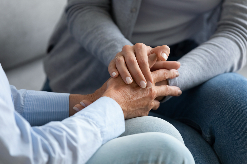 GriswoldAtlanta's tweet photo. Loving and supporting someone with dementia presents its unique challenges. GoodRx offers heartfelt advice and insights on understanding, patience, and the deep bond that endures through the condition. https://t.co/irg1ep9eFP https://t.co/iY9lBPQi1G