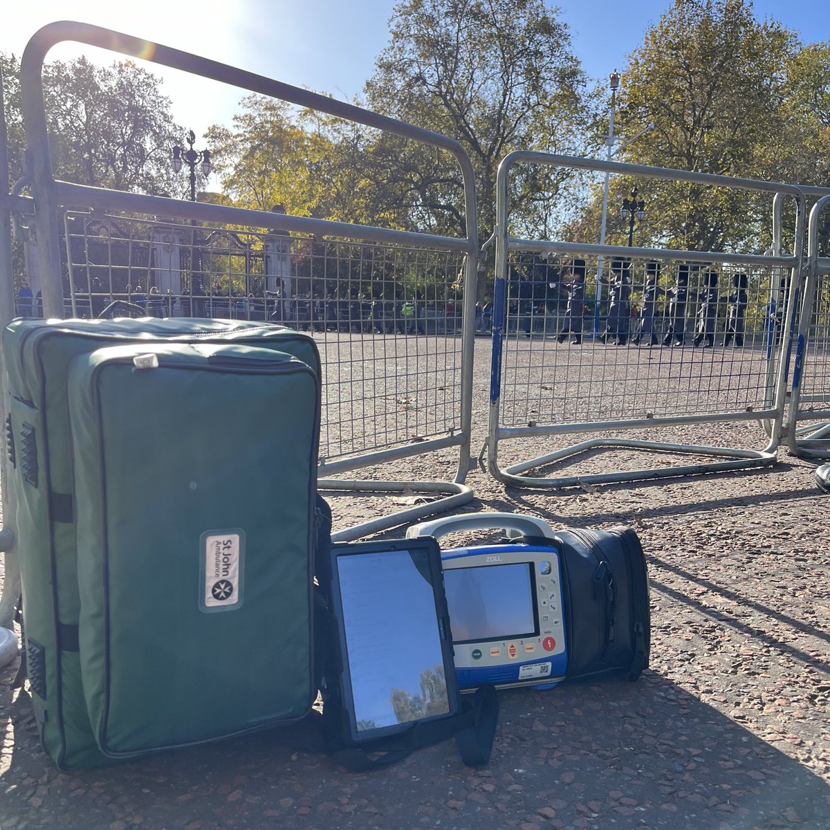 Great day out looking after the #StateOpeningOfParliament with <a href="/stjohnambulance/">St John Ambulance England</a> 🚑💂🏼

It was also one of the first times our new <a href="/docworksuk/">Doc-works</a> ePRF has been deployed in London 💻📝

Thank you <a href="/DMS_MilMed/">Defence Medical Services</a> for the hospitality &amp; joint working 🤝⚕️