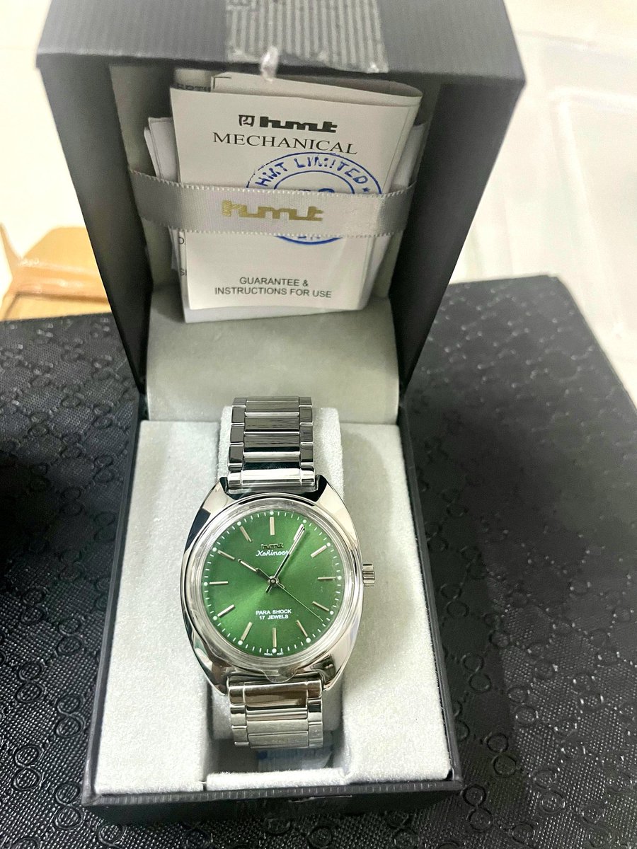 Fallen in love with this green color variant of Kohinoor 😍 Classy & royal look 🔥

#Hmtwatch #hmtwatches #watchlove #watch #watchcollection