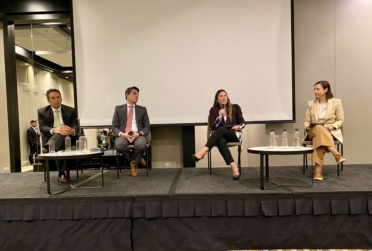 TerminalBogota's tweet image. #AEstaHora 🚍✅ | Nuestra Gerente, @AnaZambr11, participa en la Conmemoración de los 15 años de la Política Nacional Logística de la @DNP_Colombia y @el_BID, en la cual ha tenido un rol importante a través de la estructuración y desarrollo de proyectos logísticos.

🧵👇