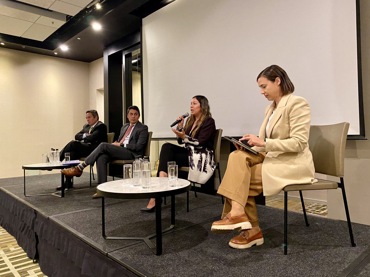 TerminalBogota's tweet image. #AEstaHora 🚍✅ | Nuestra Gerente, @AnaZambr11, participa en la Conmemoración de los 15 años de la Política Nacional Logística de la @DNP_Colombia y @el_BID, en la cual ha tenido un rol importante a través de la estructuración y desarrollo de proyectos logísticos.

🧵👇