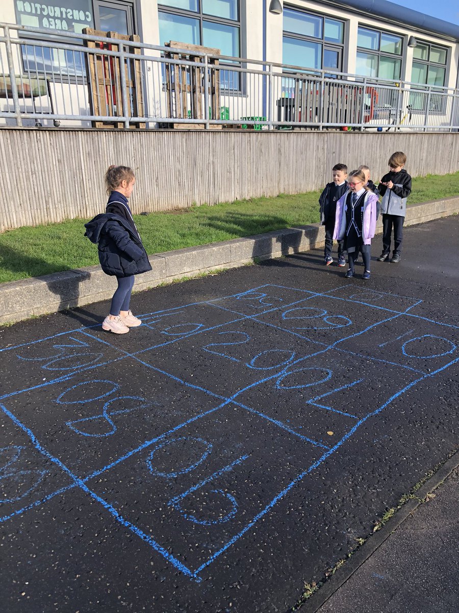 Mrs Thomson P1/2 tweet media