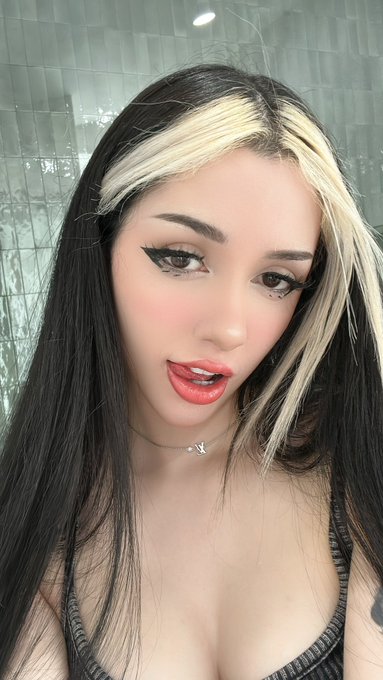 Gm twitter ❤️ https://t.co/QbGoRU7bbV