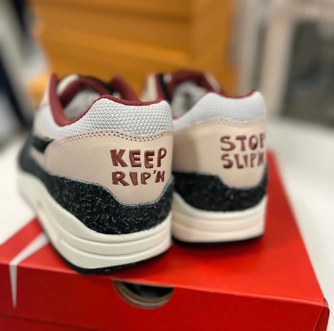 thedropdate's tweet image. The 2.0 trend continues with the emergence of the Air Max 1 'KEEP RIP'N STOP SLIP'N' 2.0! What do you think, a worthy upgrade? Let us know in the comments...

📸: @airmaxalways / @dontblamealik

#nike #airmax #am1 #thedropdate