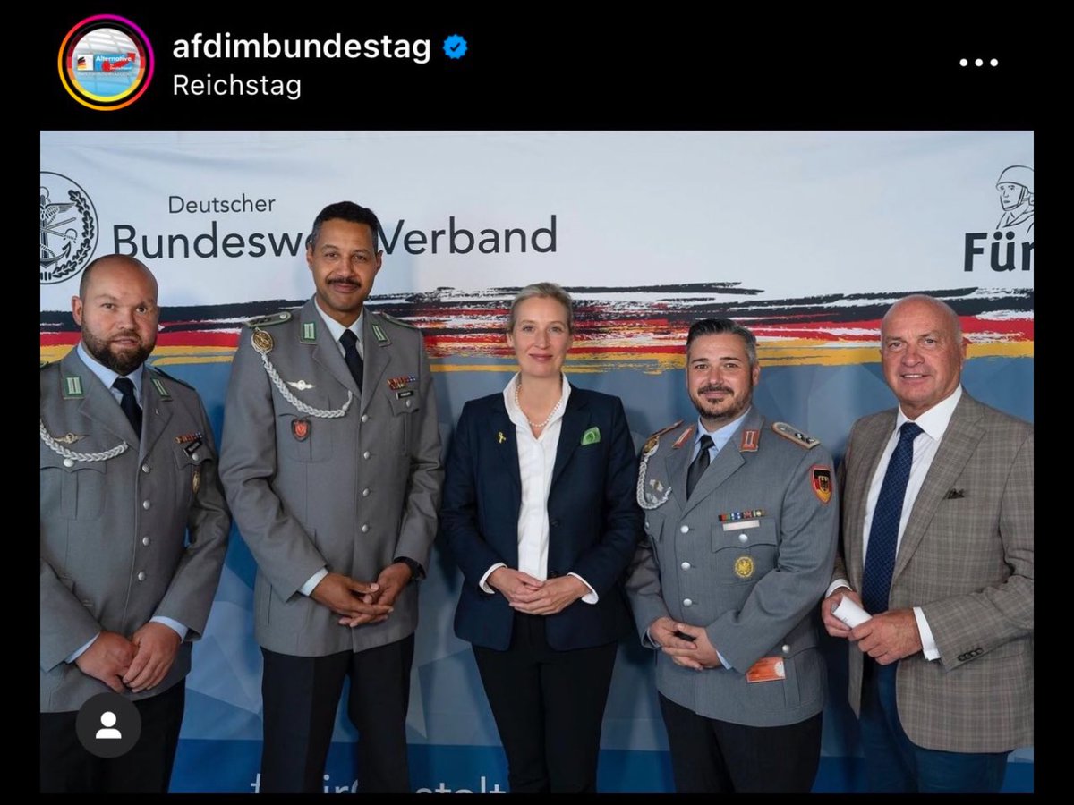 Oliver von Dobrowolski (@vondobrowolski) on Twitter photo Juden haben 78 Jahre nach der Niederlage der deutschen Streitkräfte wieder Angst, auf die Straße zu gehen.
Die AfD wurde wieder als „gesichert rechtsextrem“ eingeordnet.
Und der <a href="/DBwV/">BundeswehrVerband</a> posiert lächelnd mit Weidel.
Mögen ihre Schnauzbärte zur Strafe in die Kartoffelsuppe fallen. Juden haben 78 Jahre nach der Niederlage der deutschen Streitkräfte wieder Angst, auf die Straße zu gehen.
Die AfD wurde wieder als „gesichert rechtsextrem“ eingeordnet.
Und der <a href="/DBwV/">BundeswehrVerband</a> posiert lächelnd mit Weidel.
Mögen ihre Schnauzbärte zur Strafe in die Kartoffelsuppe fallen.