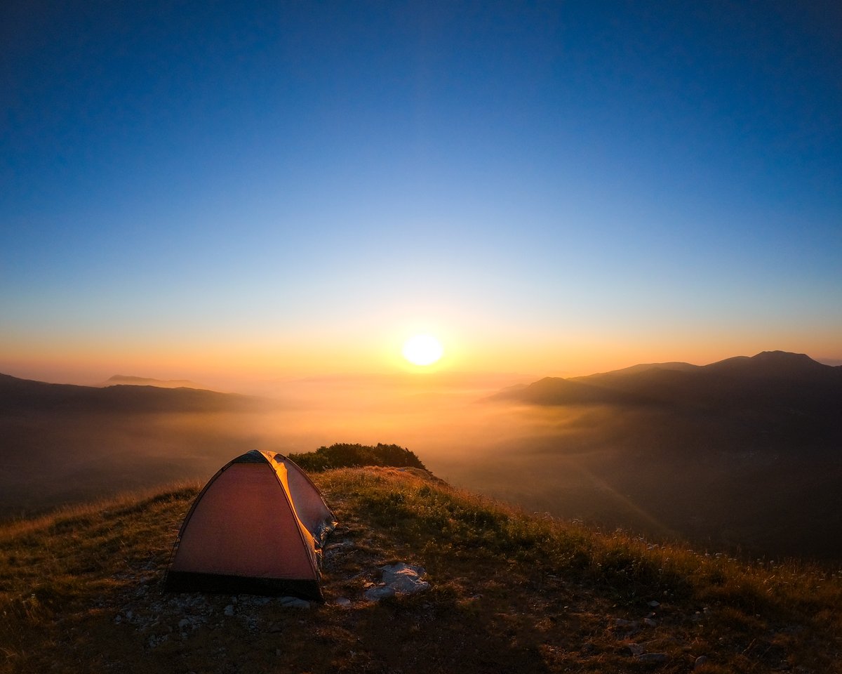 GoPro's tweet photo. Photo of the Day: Perched for the night โบ๏ธ Alessandro Omati's camp setup scored him a $250 GoPro Award after submitting to https://t.co/H3ZaAJ73rF.
#GoProIT #GoPro #GoProAwards #Camping #Landscape #LandscapePhotography #Italy #TravelPhotography https://t.co/s1fj4VYHOP