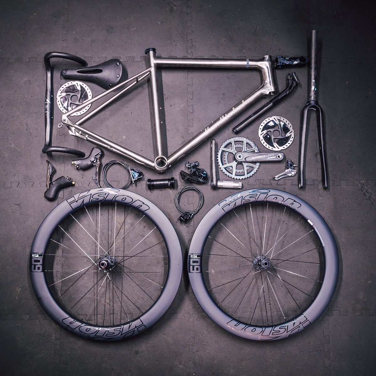 🚲 Big News! Get ready for an epic unveiling of the Dream Build on our Van Nicholas Zephyr Disc, skillfully crafted by none other than the incredible Gee Milner. 🛠️ Stay tuned for the official launch and prepare to be amazed! 🤩 #DreamBuild #ZephyrDisc #Cycling #GeeMilner